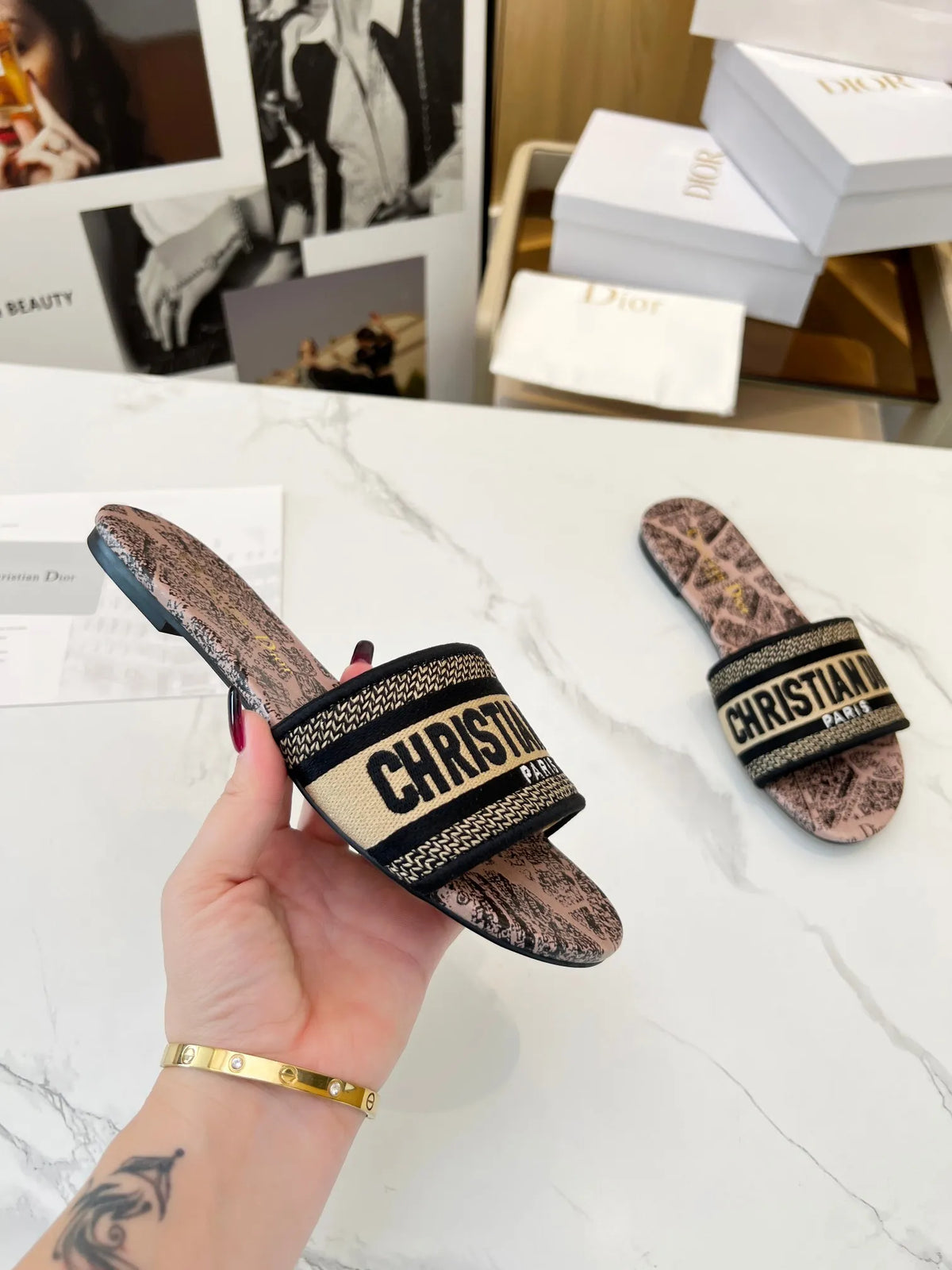 Women Slippers W424