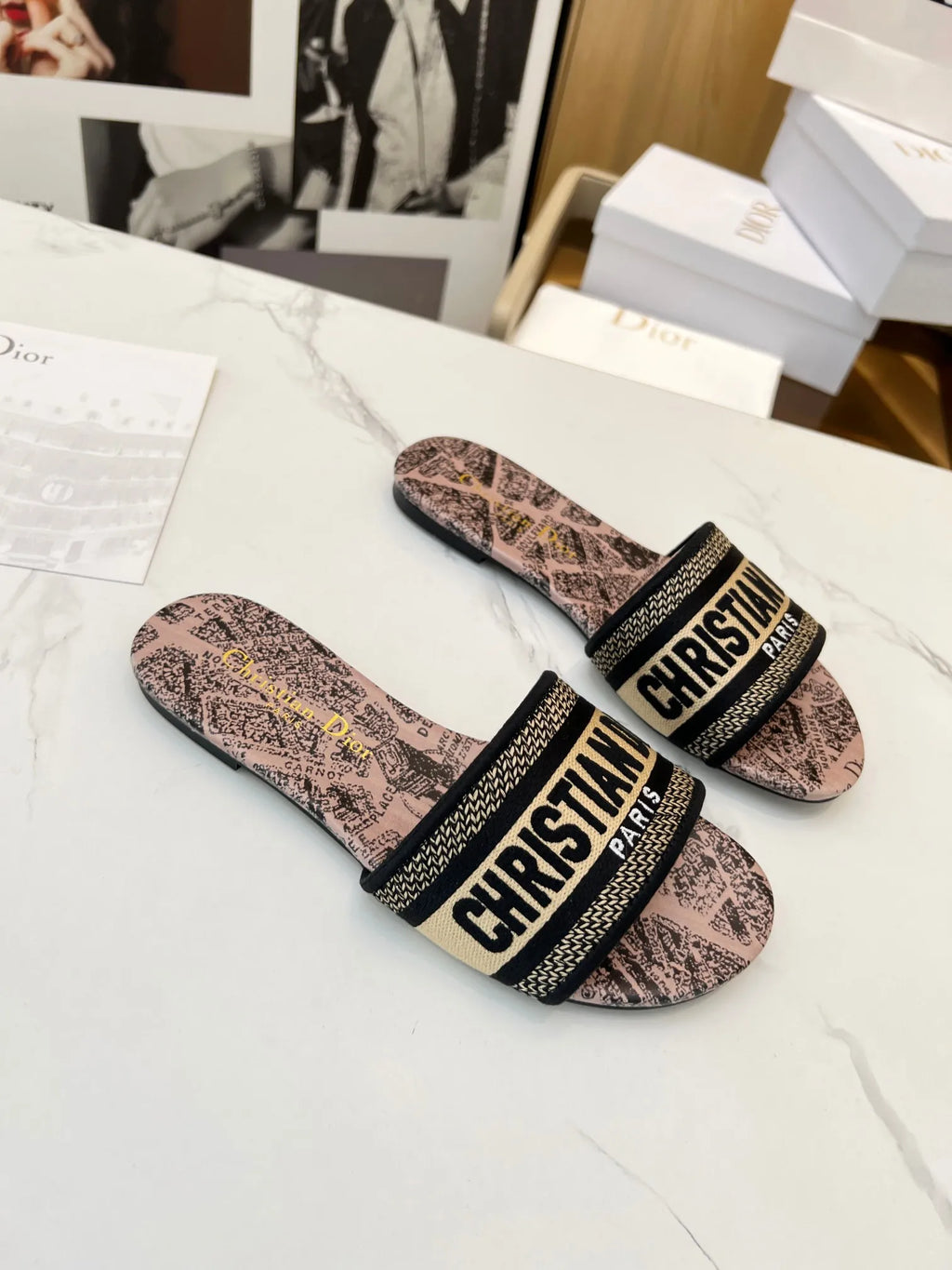 Women Slippers W424