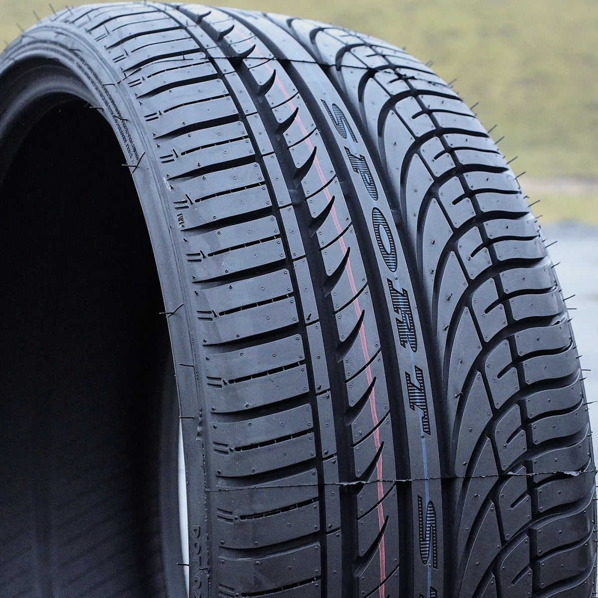 235/45ZR18 98W XL Passenger Tire E824001